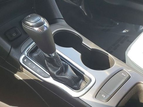 Used 2019 Chevrolet Cruze LT image 17