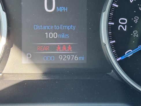 Used 2021 Toyota RAV4 LE image 8