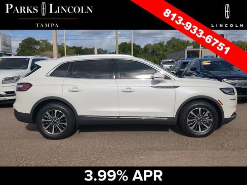 Certified 2022 Lincoln Nautilus Reserve w/ Luxury Package FWD image 3