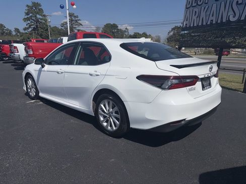 Used 2023 Toyota Camry LE image 5
