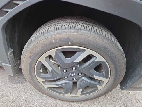 Certified 2025 Subaru Forester Limited image 3