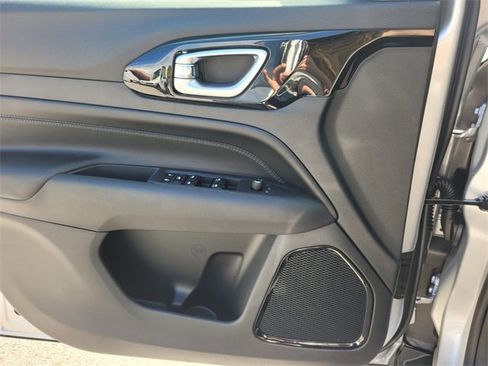 New 2026 Jeep Compass Latitude image 20