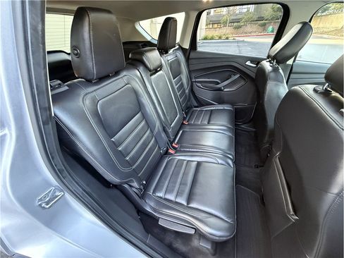 Used 2019 Ford Escape Titanium image 21