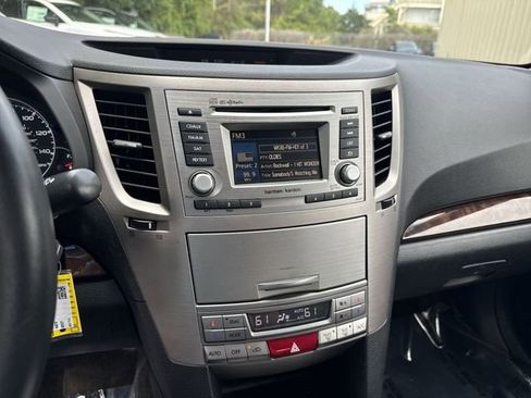 Used 2013 Subaru Legacy 2.5i Limited AWD/4WD image 20