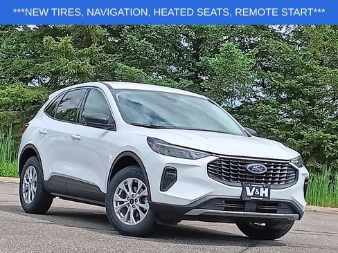 Used 2023 Ford Escape Active w/ Tech Pack #1 AWD/4WD image 1