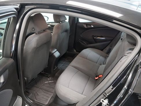 Used 2019 Chevrolet Cruze LT image 20