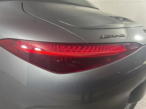 Used 2022 Mercedes-Benz SL 63 AMG 4MATIC image 32