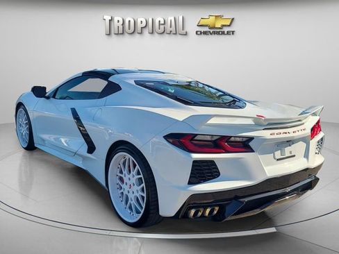 Used 2021 Chevrolet Corvette Stingray Preferred Cpe w/ Engine Appearance Package RWD image 2