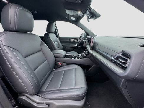 Used 2025 Chevrolet Traverse LT FWD image 20