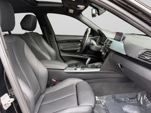 Used 2018 BMW 330i xDrive Sedan AWD/4WD image 35