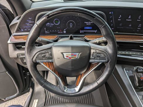 Used 2022 Cadillac Escalade Premium Luxury RWD image 15
