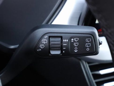 Used 2025 Ford Escape SE w/ PHEV Premium Package FWD image 37