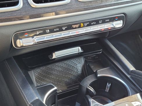 Used 2020 Mercedes-Benz GLS 450 4MATIC image 26