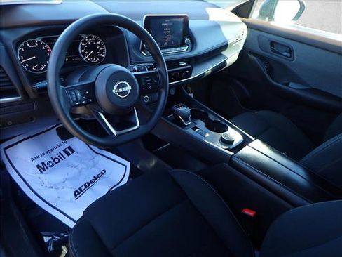 Used 2023 Nissan Rogue S image 10