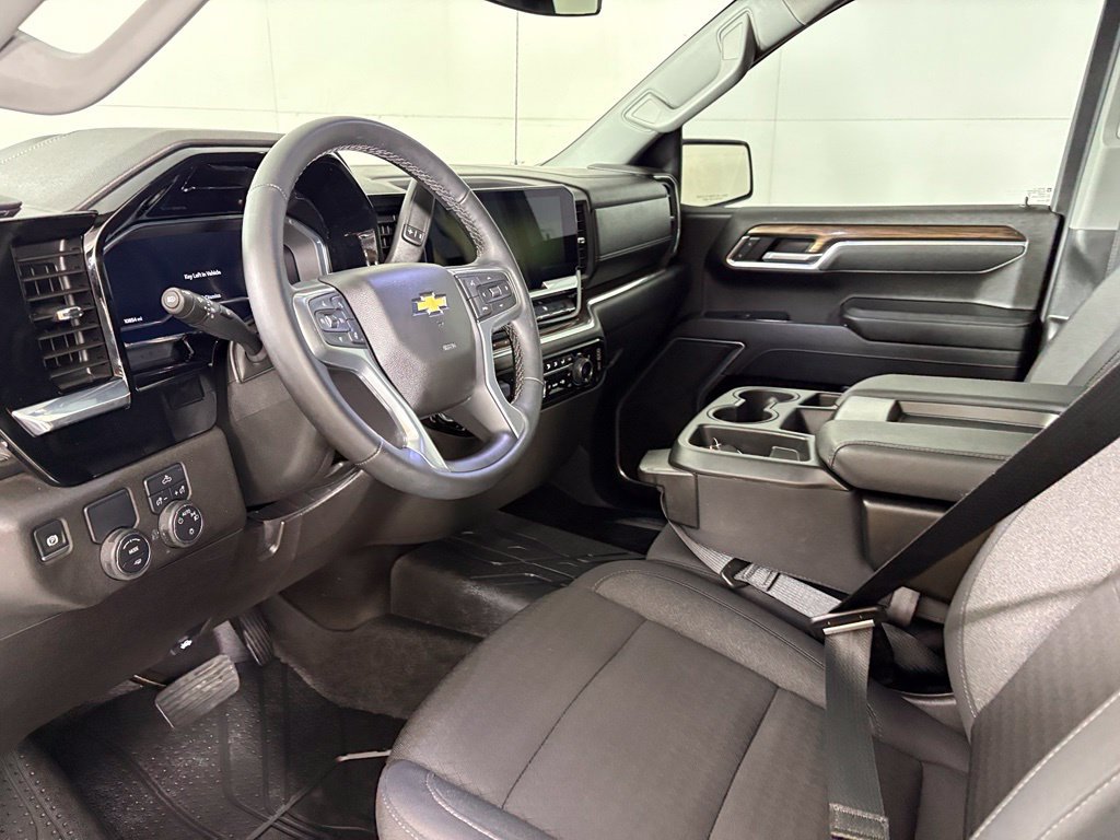 Used 2025 Chevrolet Silverado 1500 LT w/ LPO, Dark Essentials Package RWD image 24