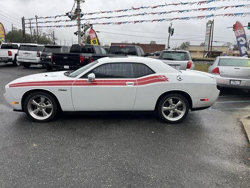 Used 2011 Dodge Challenger R/T image 4