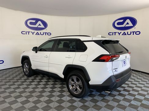 Used 2024 Toyota RAV4 XLE w/ Convenience Package FWD image 5
