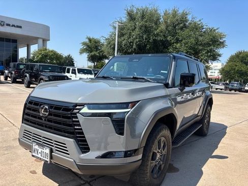 Used 2024 Lexus GX 550 AWD/4WD image 2