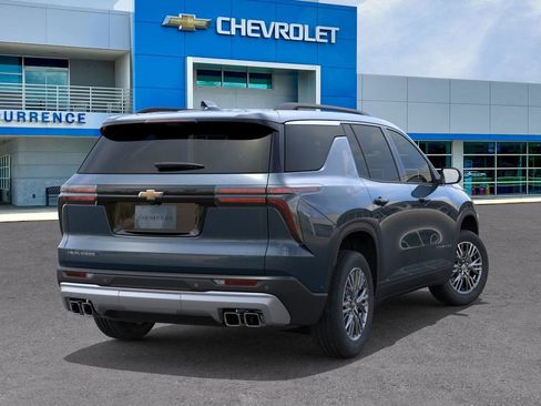 New 2026 Chevrolet Traverse LT w/ Driver Confidence Package FWD image 17