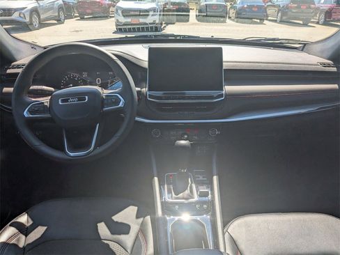 Used 2024 Jeep Compass Trailhawk image 17