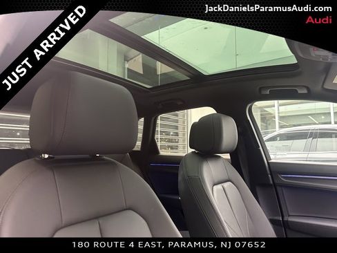 Used 2023 Audi Q3 2.0T Premium Plus w/ Premium Plus Package image 16