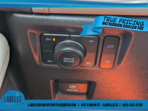 Used 2025 Ford Expedition Active AWD/4WD image 20