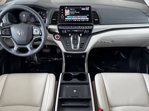 Certified 2025 Honda Odyssey EX-L image 4