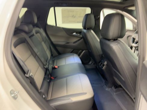 New 2026 Chevrolet Equinox LT w/ Convenience Package II image 30