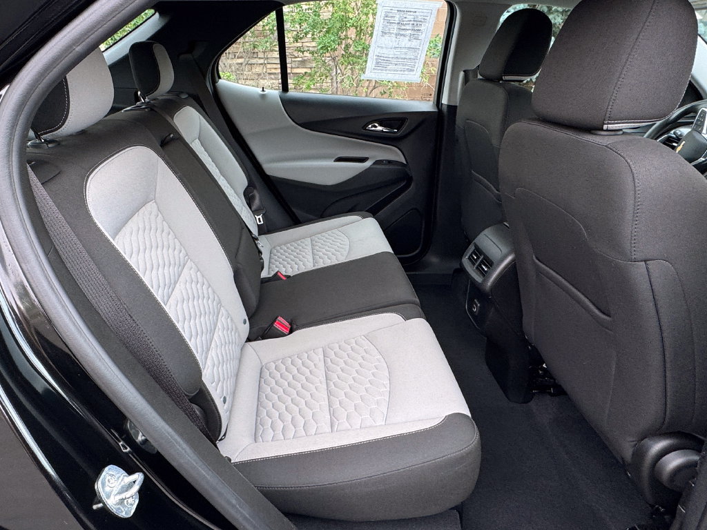 Used 2020 Chevrolet Equinox LS AWD/4WD image 34