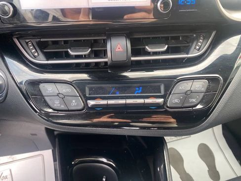 Used 2019 Toyota C-HR LE image 18