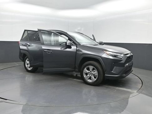 Used 2025 Toyota RAV4 XLE AWD/4WD image 42