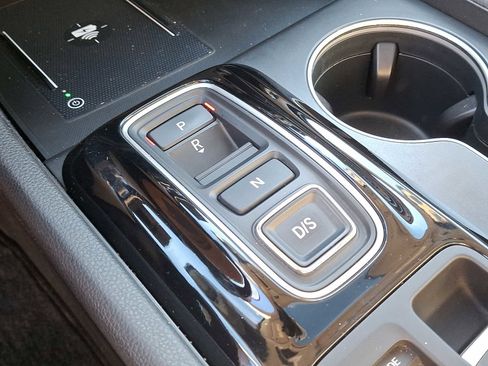 Used 2023 Honda Pilot Touring image 16