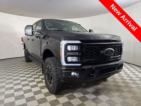 Used 2025 Ford F250 XLT w/ Black Appearance Package AWD/4WD image 1