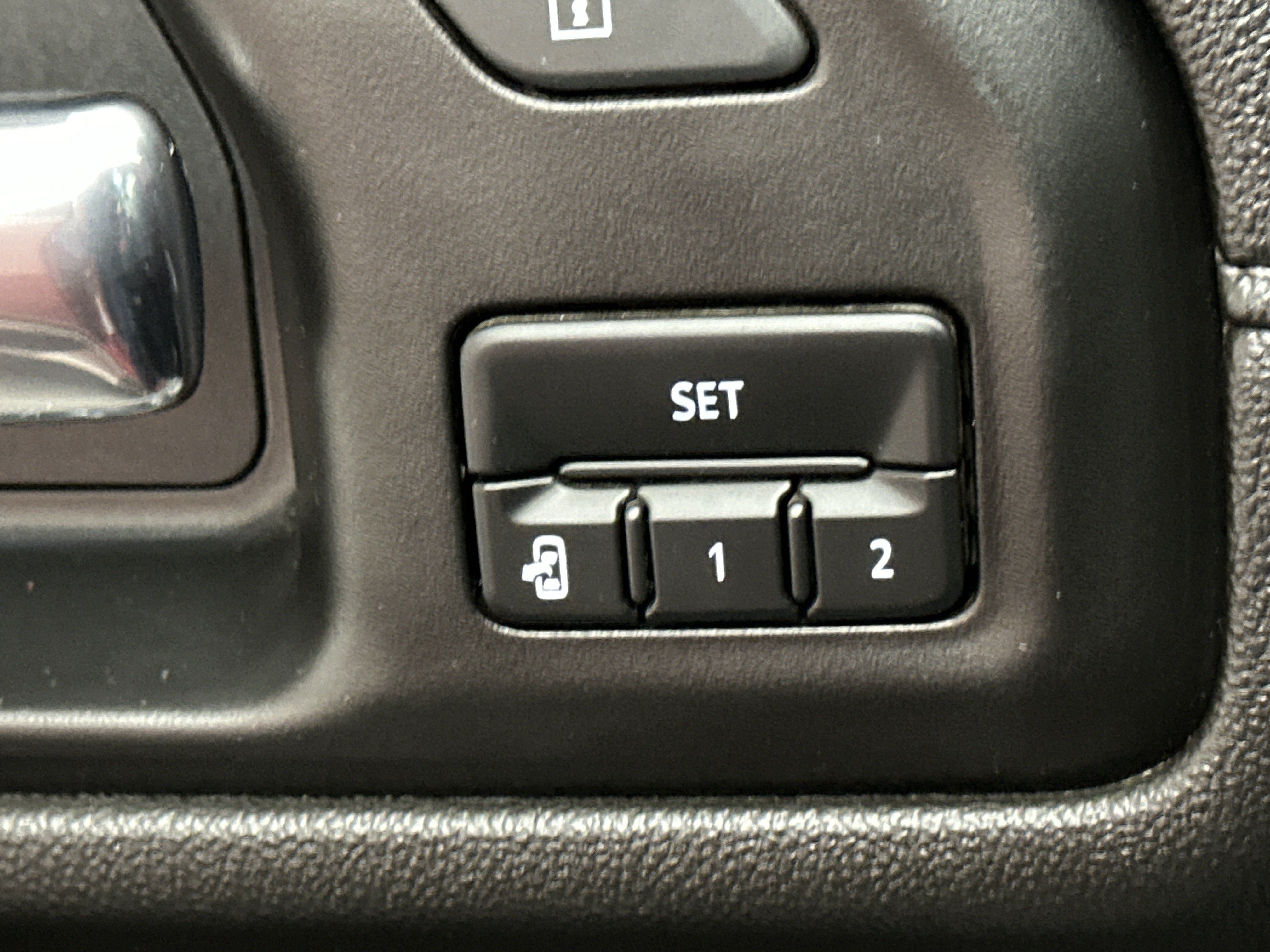 Used 2022 Chevrolet Silverado 3500 High Country AWD/4WD image 44