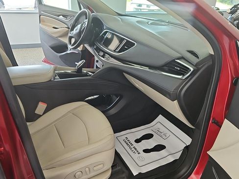 Used 2020 Buick Enclave Essence w/ Sound and Sites Package AWD/4WD image 13