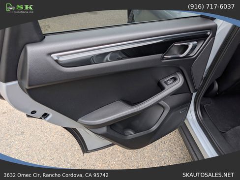 Used 2016 Porsche Macan S image 31