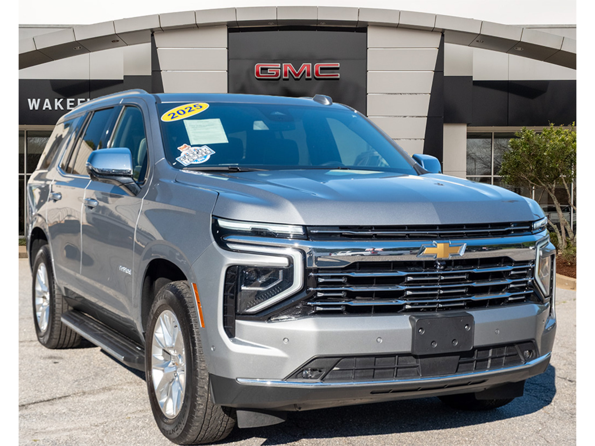 Used 2025 Chevrolet Tahoe Premier AWD/4WD image 1