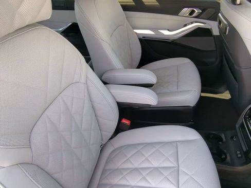 New 2025 BMW X7 xDrive40i w/ M Sport Package image 13