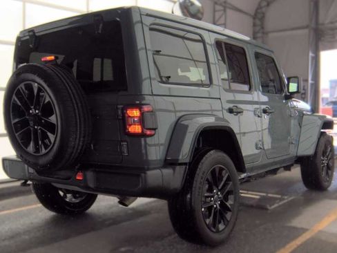 Used 2025 Jeep Wrangler Unlimited Sahara w/ Safety Group AWD/4WD image 5