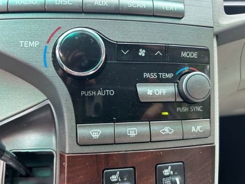 Used 2012 Toyota Venza XLE AWD/4WD image 21