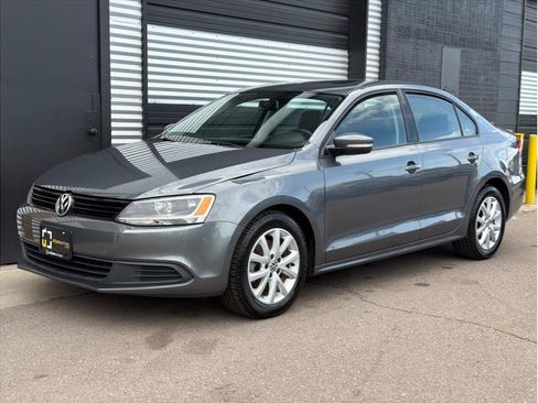 Used 2012 Volkswagen Jetta SE FWD image 5