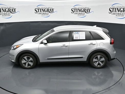 Used 2018 Kia Niro FE image 12
