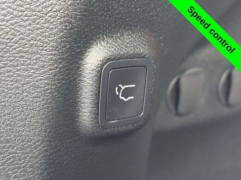 Used 2023 Jeep Cherokee Altitude Lux image 38