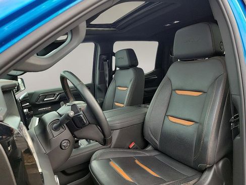 Used 2024 GMC Sierra 1500 AT4 w/ Technology Package image 11