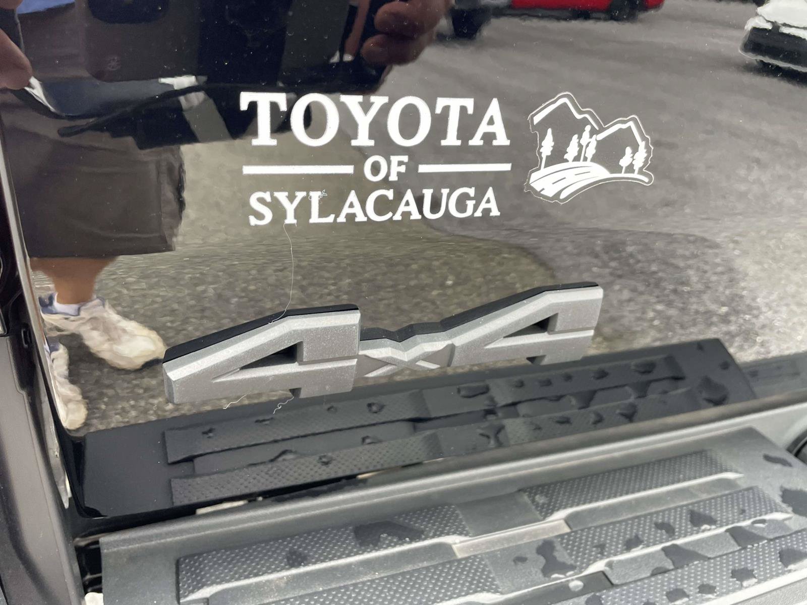 Used 2025 Toyota Tacoma SR5 AWD/4WD image 11