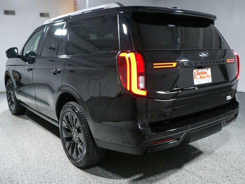 Used 2025 Ford Expedition Platinum w/ Stealth Appearance Package AWD/4WD image 9