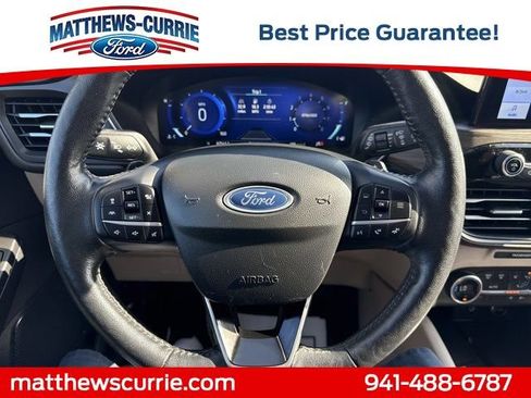Certified 2020 Ford Escape Titanium w/ Titanium Premium Package 2.0 AWD/4WD image 17