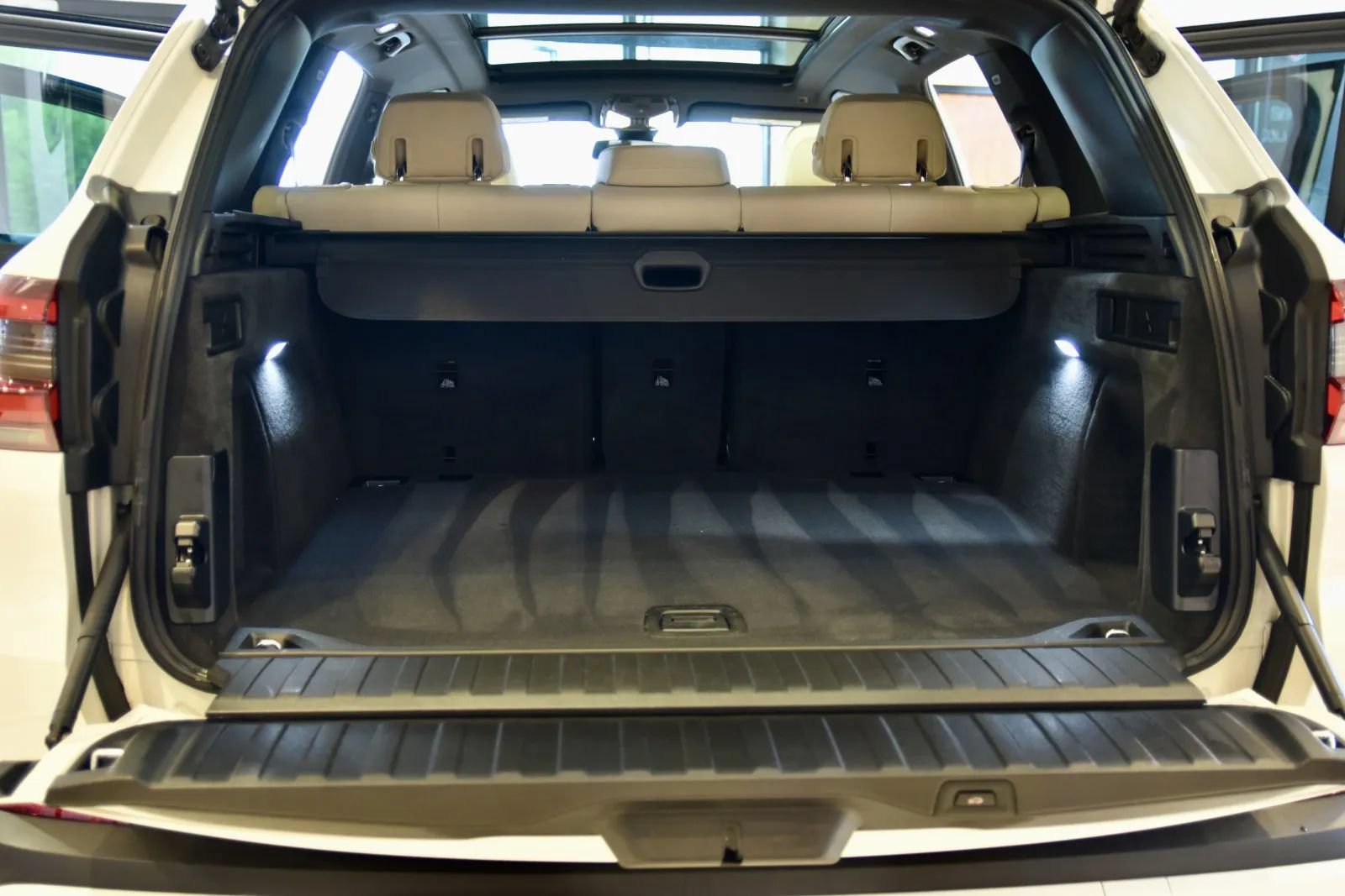 Used 2022 BMW X5 xDrive40i w/ Premium Package AWD/4WD image 22