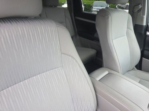 Used 2019 Toyota Highlander Plus AWD/4WD image 15