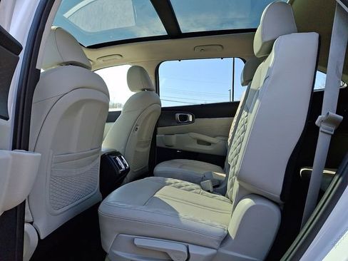 Used 2023 Kia Sorento SX image 11